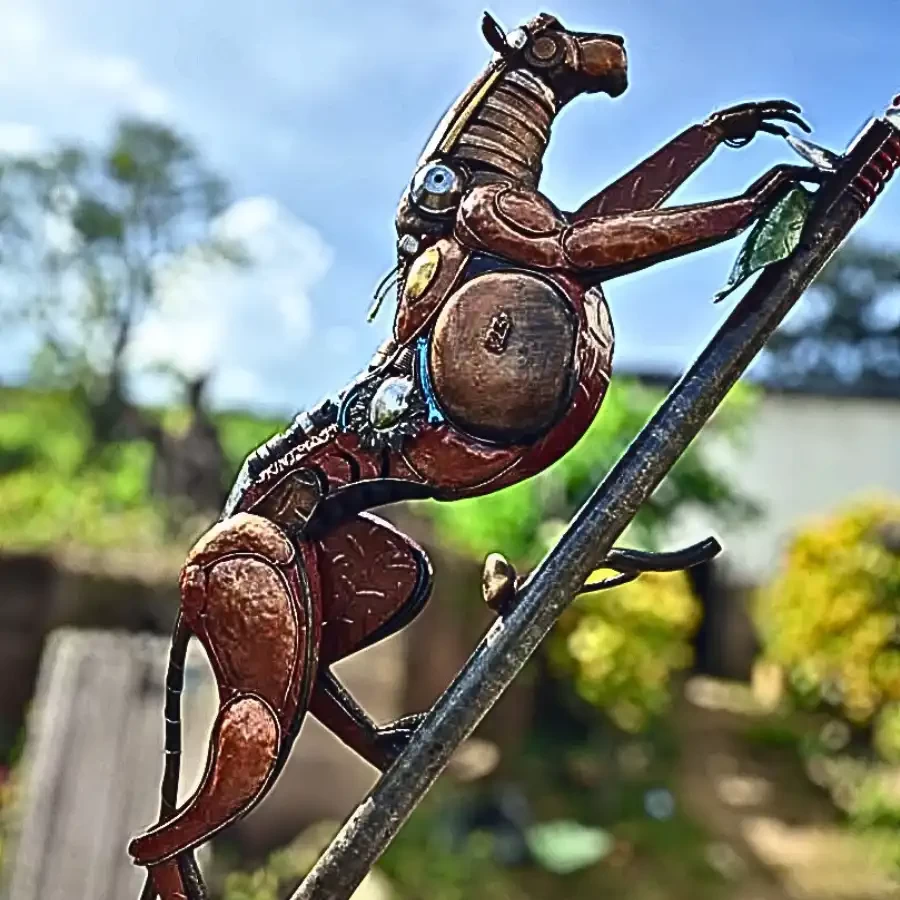 Leopard Ascendant – Futuristic Climbing Sculpture by Imperium